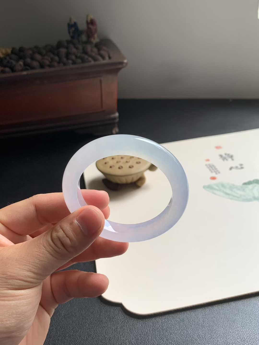 冰种粉紫正圈翡翠手镯