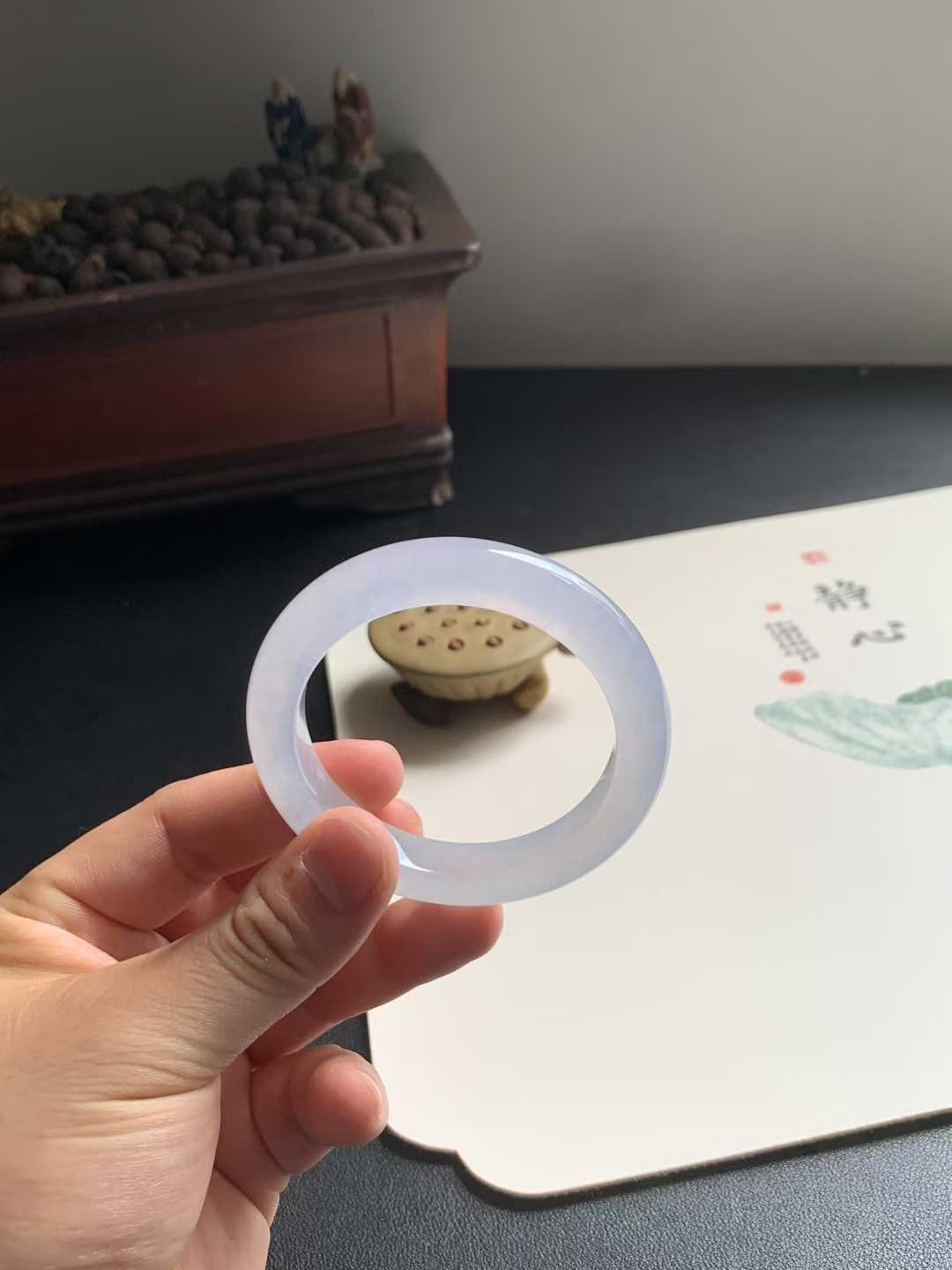 冰种粉紫正圈翡翠手镯