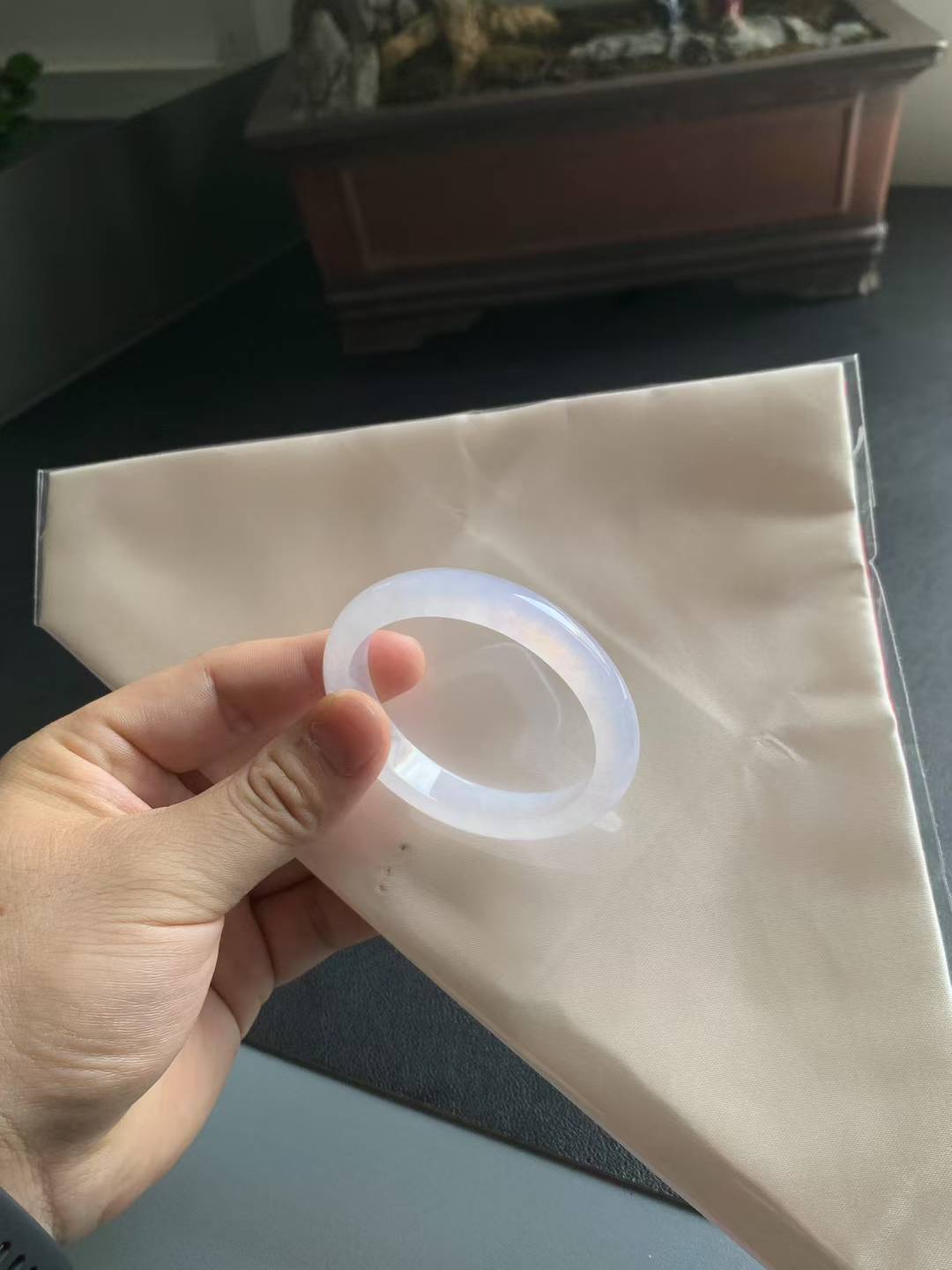 冰种粉紫贵妃翡翠手镯