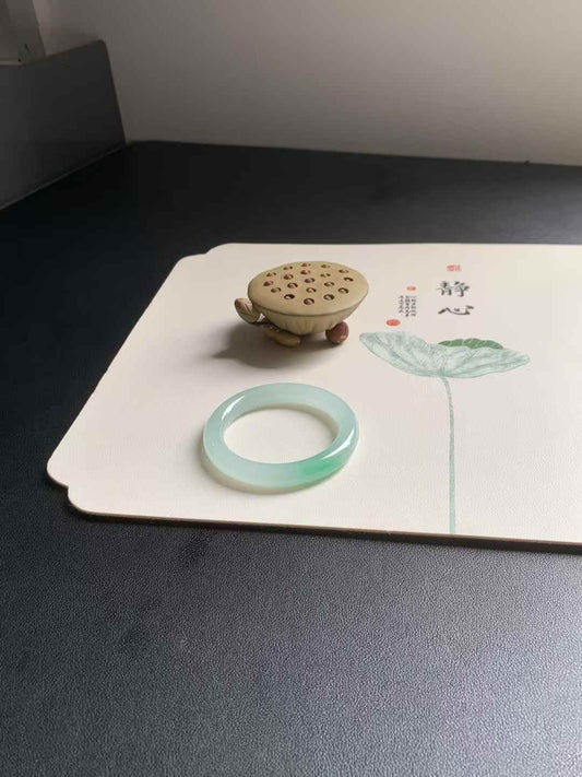 冰胶阳绿圆条翡翠手镯