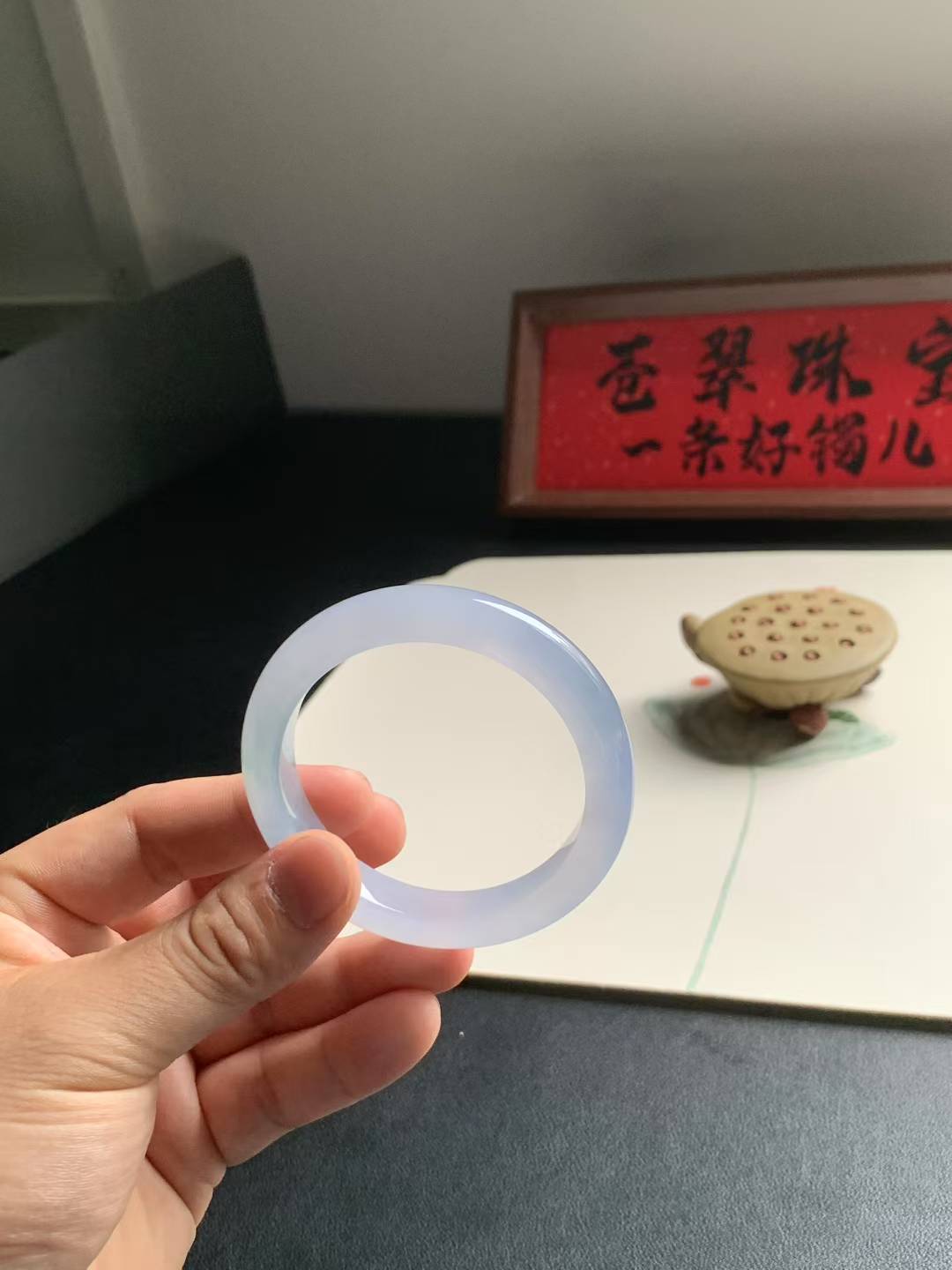 冰胶春彩正圈翡翠手镯