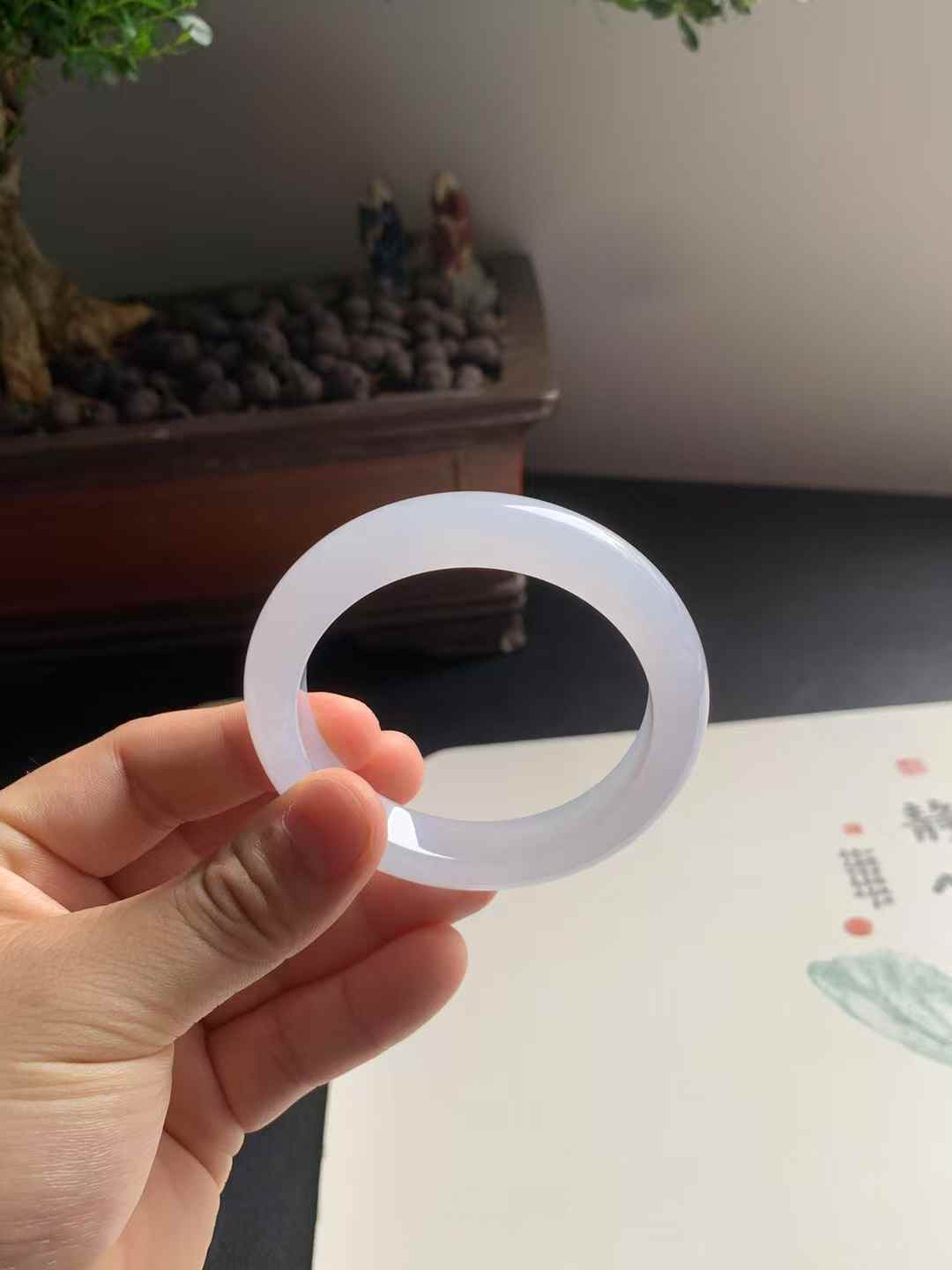 冰糯种正圈翡翠手镯