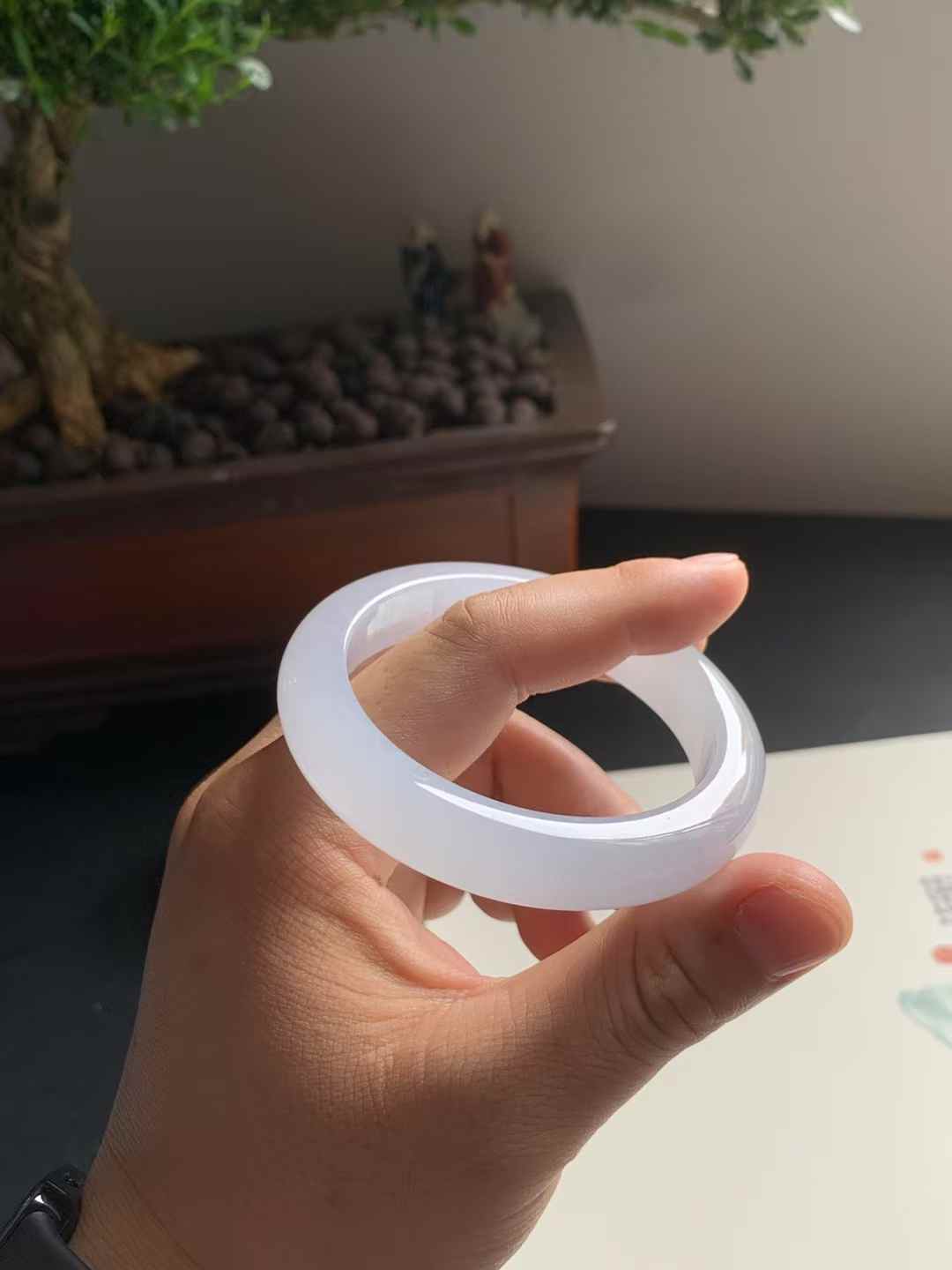 冰糯种正圈翡翠手镯