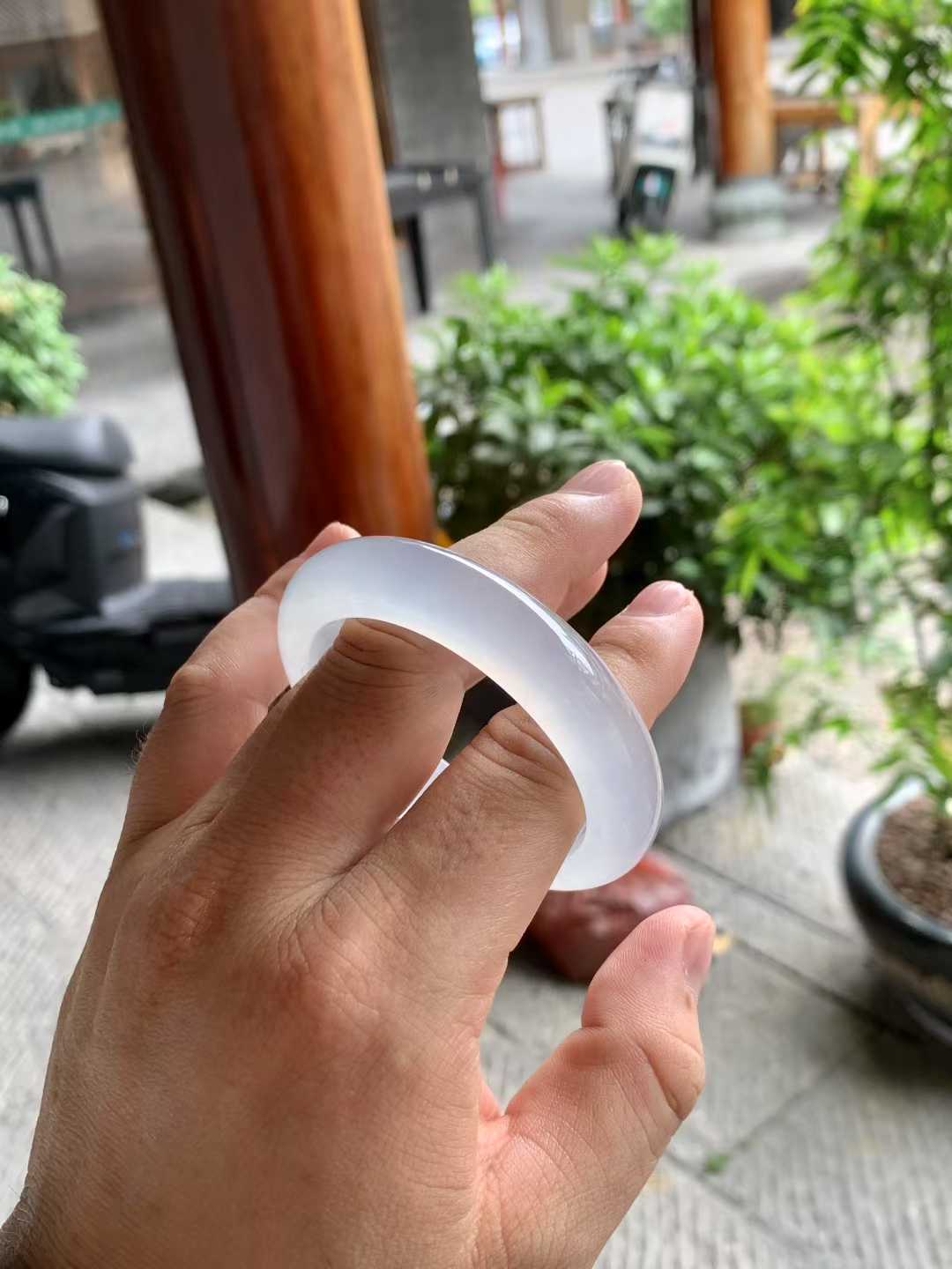 玻璃底白月光正圈翡翠手镯