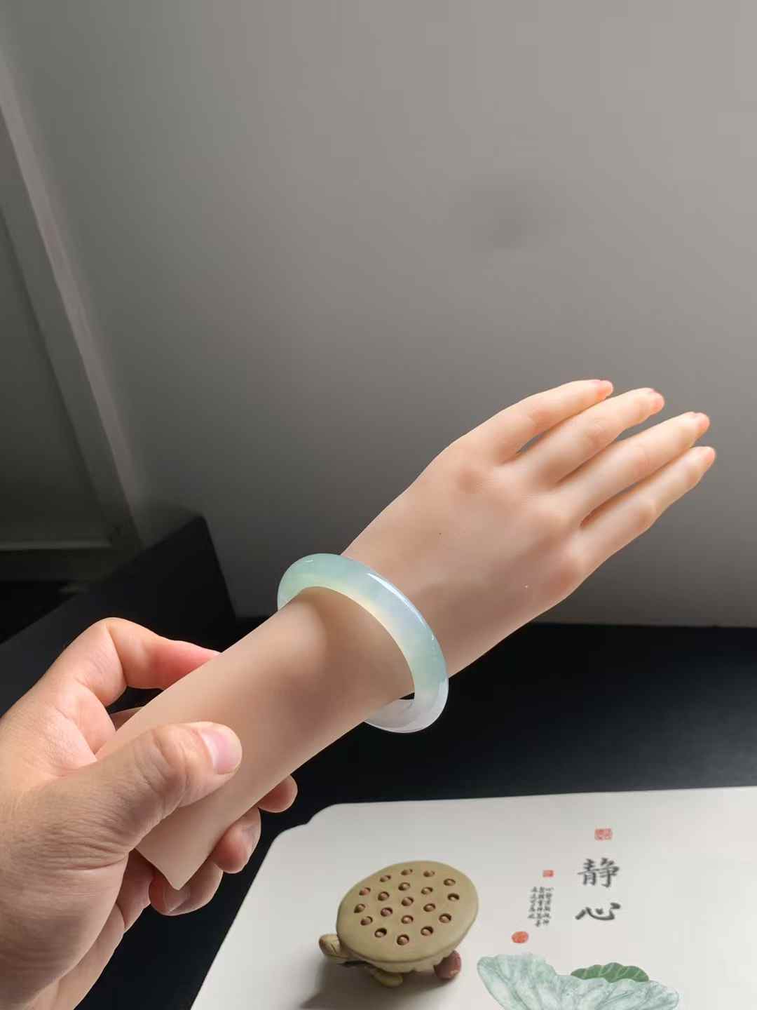 冰种甜绿正圈翡翠手镯