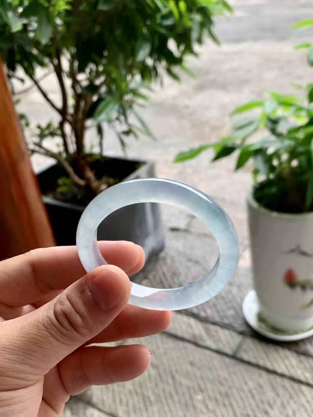 玻璃底起光冰蓝翡翠手镯