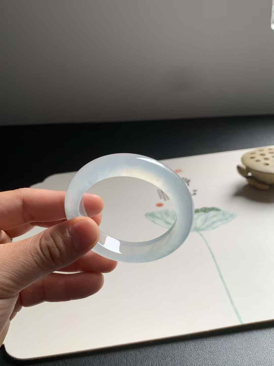玻璃底起光正圈翡翠手镯