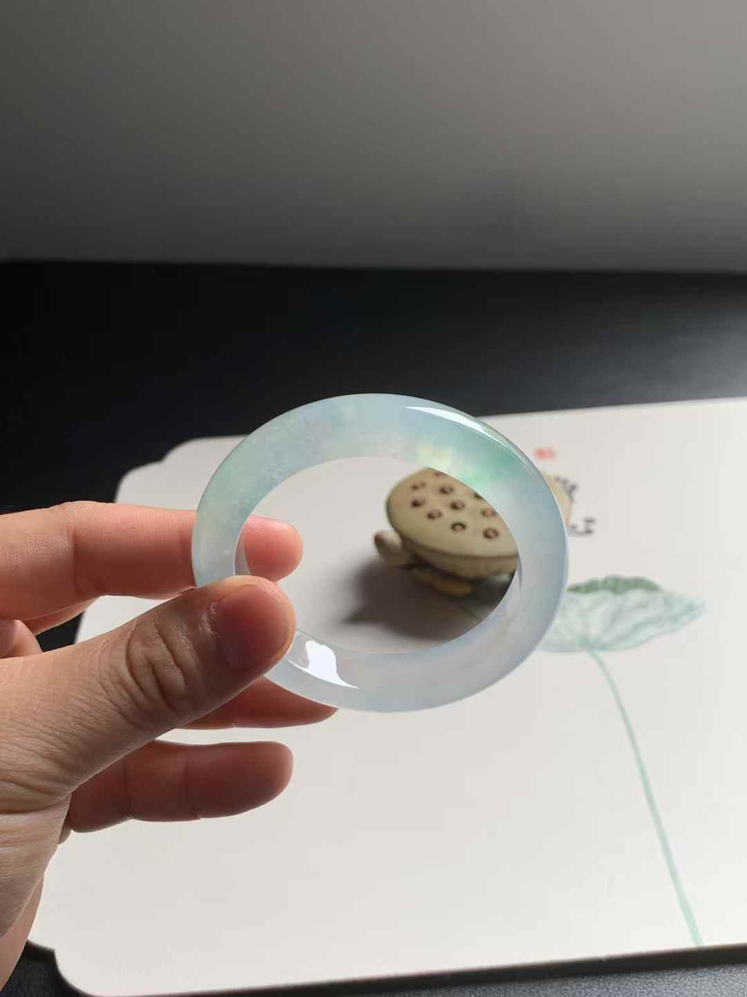高冰种阳绿花正圈翡翠手镯