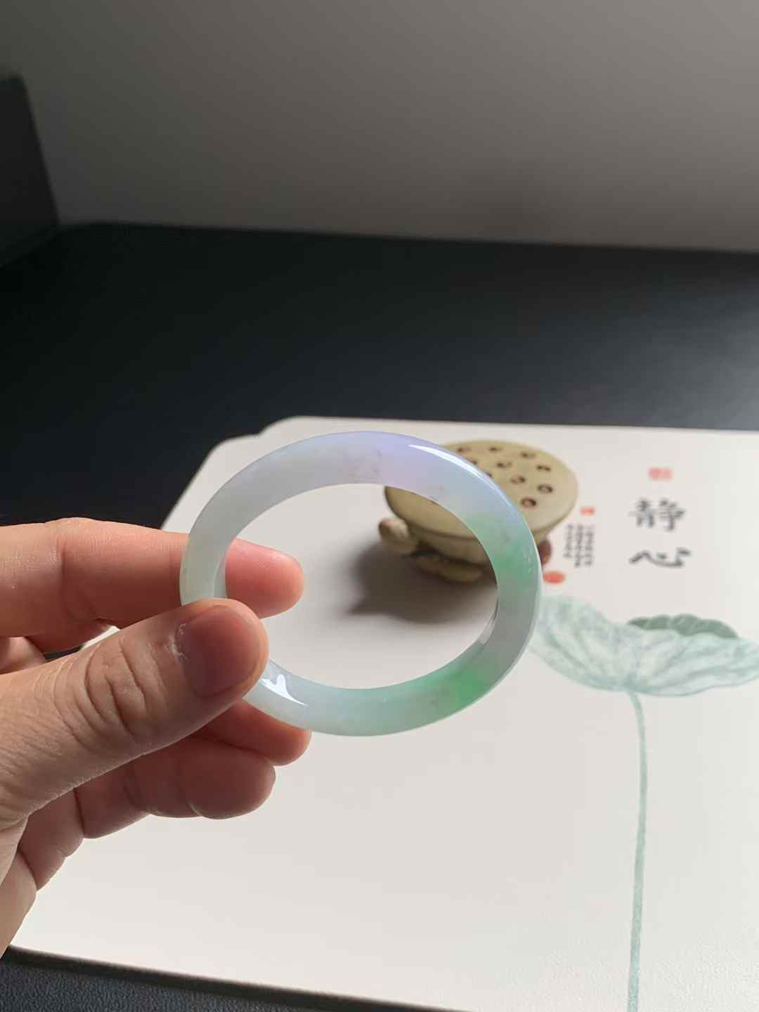 冰糯种春彩贵妃翡翠手镯