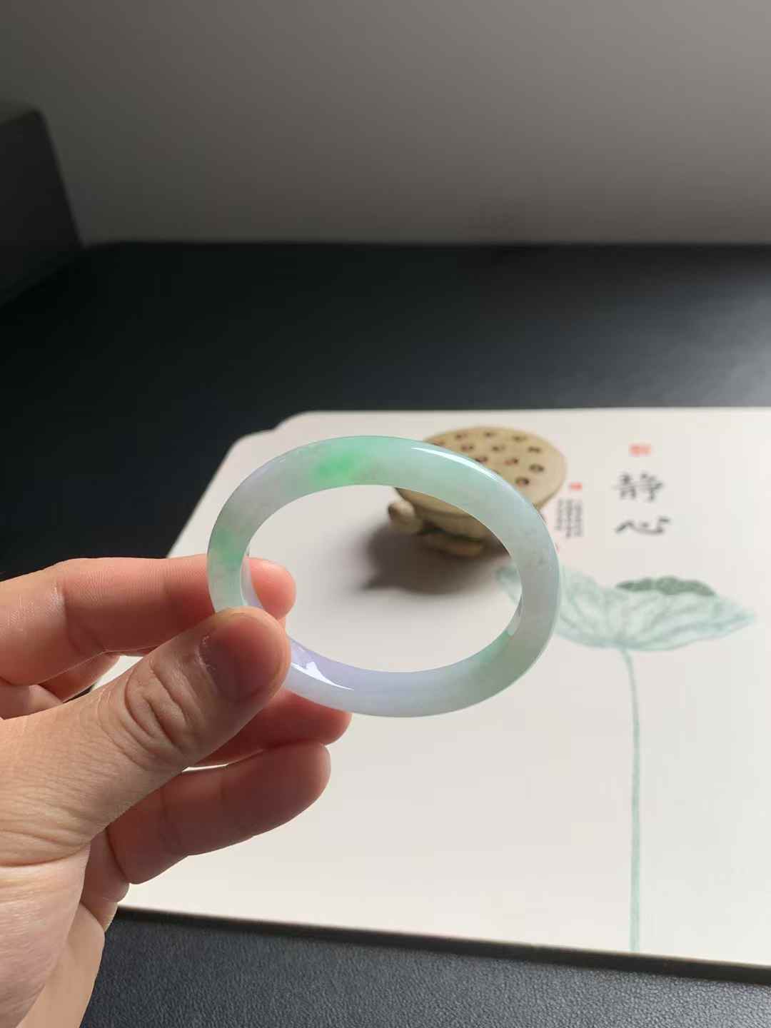 冰糯种春彩贵妃翡翠手镯