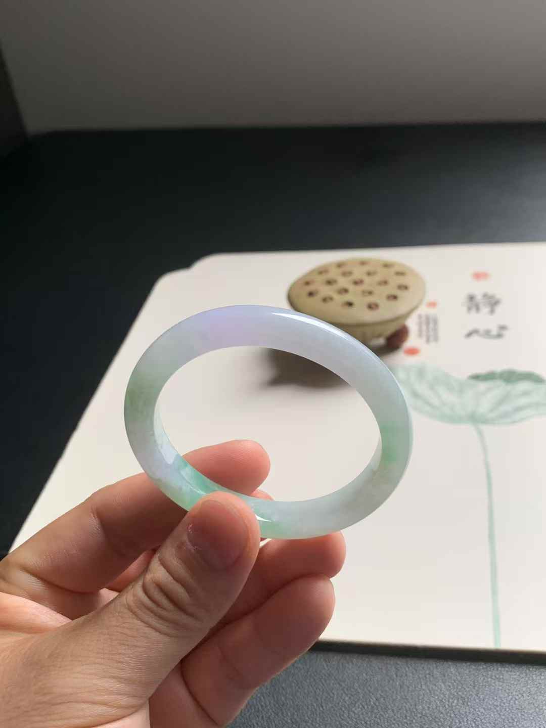 冰糯种春彩贵妃翡翠手镯