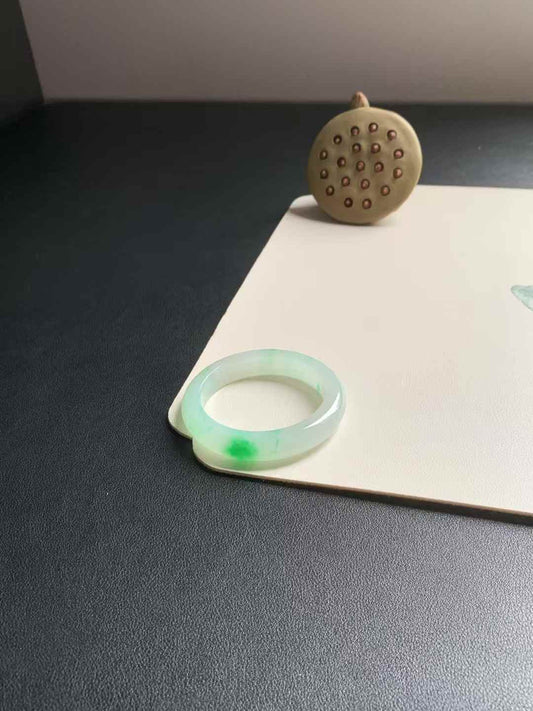 冰糯种阳绿正圈翡翠手镯