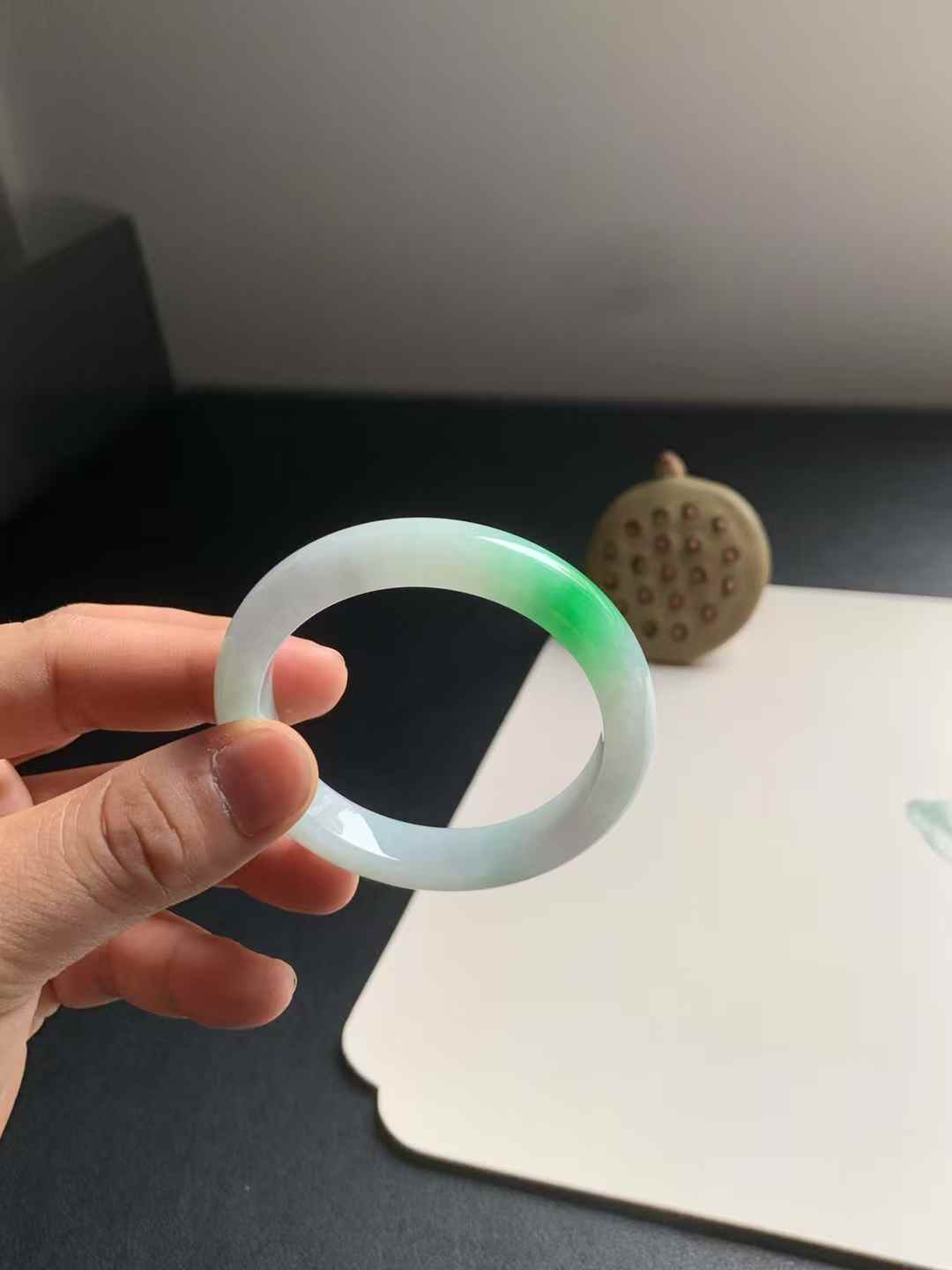 白底青正圈翡翠手镯