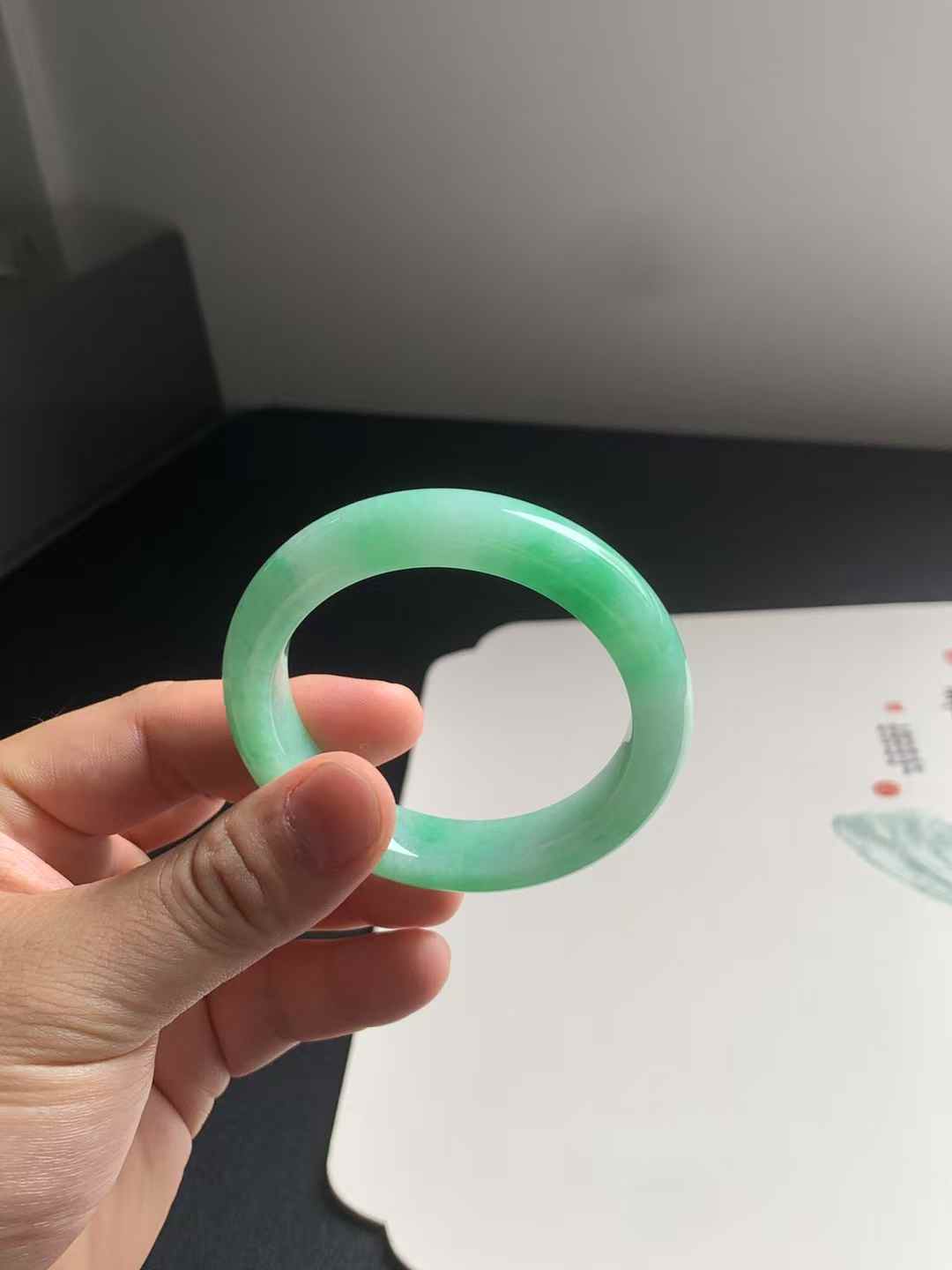 满绿正圈翡翠手镯