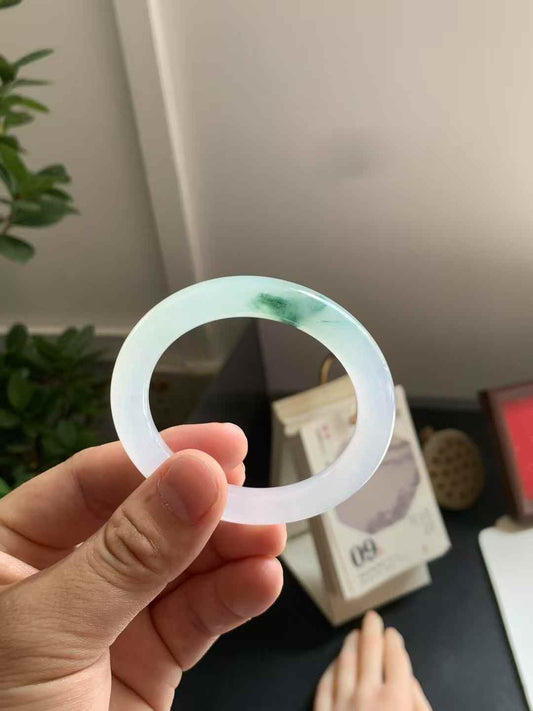 冰胶飘花圆条翡翠手镯